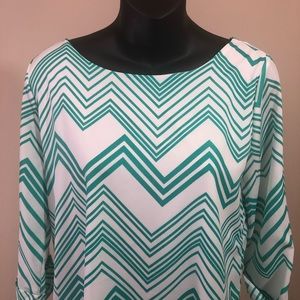 Everly size Medium dress green and white chevron